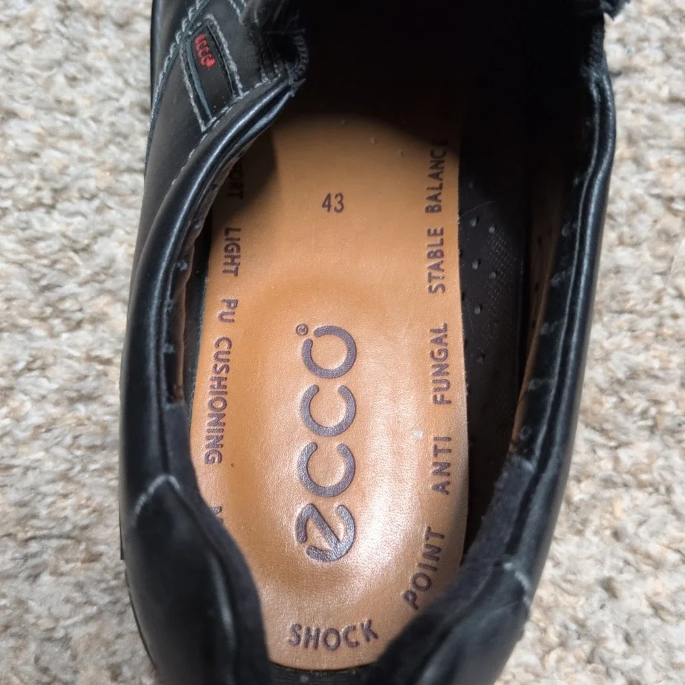 Men's Ecco Black Leather Slip On Shoes 9.5